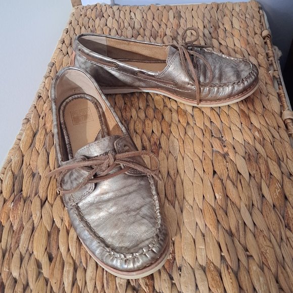 FRYE Leather gold boat shoes size 6.5 - Picture 1 of 12